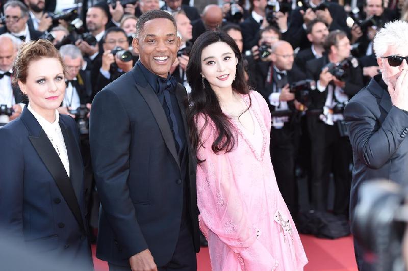 Cô đi cạnh Will Smith trên thảm đỏ. Năm nay, Phạm Băng Băng không tham gia nhiều hoạt động thảm đỏ. Thay vào đó, cô tập trung vào nhiệm vụ chuyên môn.