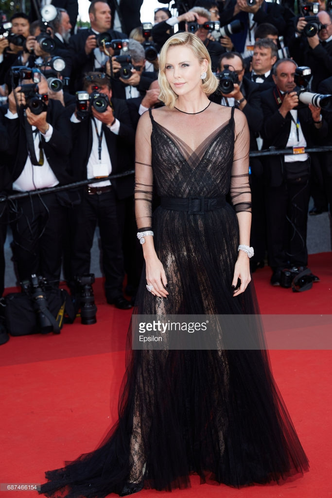 Nghe si Hoa ngu hoi ngo dan sao Hollywood tren tham do Cannes hinh anh 9