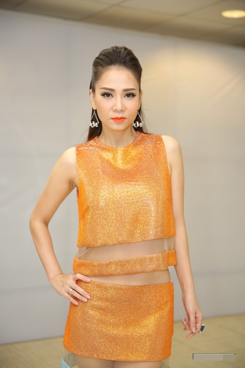 Ngọc Trinh, Lý Nhã Kỳ, Thu Minh, Chi Pu, Quỳnh Chi, Lều Phương Anh, Thu Hoài, Nguyễn Thị Thành Ngọc Trinh, Lý Nhã Kỳ, Thu Minh, Chi Pu, Quỳnh Chi, Lều Phương Anh, Thu Hoài, Nguyễn Thị Thành