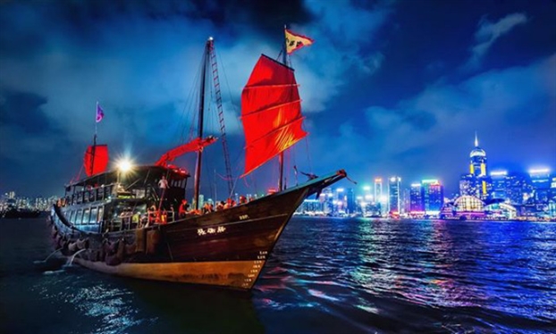 Không như ông chủ Facebook, nhà sáng lập MySpace làm gì khi có 580 triệu đô? Hong Kong