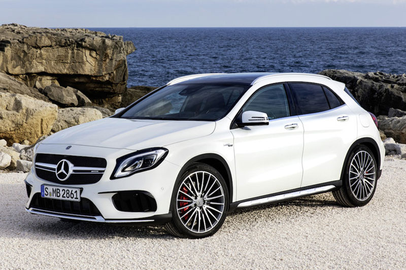 9. Mercedes-Benz GLA (giá khởi điểm: 32.850 USD).