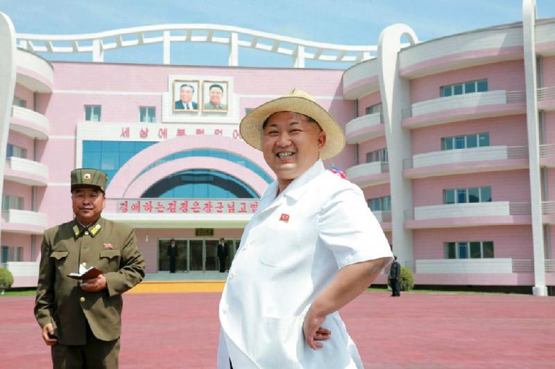 Trại trẻ mồ côi Wonsan có màu sắc tươi sáng.