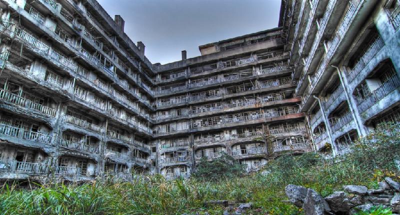 Agdam, Azerbaijan: Thành phố có lịch sử từ thế kỷ 18 này đã bị bỏ hoang sau khi Liên Xô tan rã. Toàn bộ dân cư đã chuyển về phía đông vào năm 1993. Sau đó, Agdam bị phá hủy để lấy nguyên vật liệu xây dựng. Ảnh: Osoti.