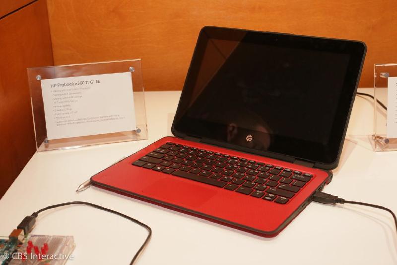 HP ProBook x360 11 G1 EE: là sản phẩm được thiết kế 2-trong-1 hướng đến nhóm khách hàng chính là học sinh, sinh viên và thậm chí là cả giáo viên. Về ngoại hình, mẫu laptop lai HP ProBook x360 11 Education Edition trông đơn giản dù được chứng nhận đạt chuẩn độ bền cao. Máy có thiết kế sử dụng vật liệu nhựa bên ngoài, màn hình cảm ứng tùy chọn tăng cường độ bền bằng kính cường lực Gorilla Glass 4 và tương tác bằng bút cảm ứng mua riêng. Về phần cứng, HP ProBook x360 11 Education Edition trang bị 02 phiên bản màn hình khác nhau gồm 11,6 inch với độ phân giải 1366x768 pixel và 12,5 inch với độ phân giải (1,920x1,080), cùng với đó là bộ xử lý Intel Pentium N4200 hoặc Celeron N3350, RAM 8GB, bộ nhớ trong 256GB 