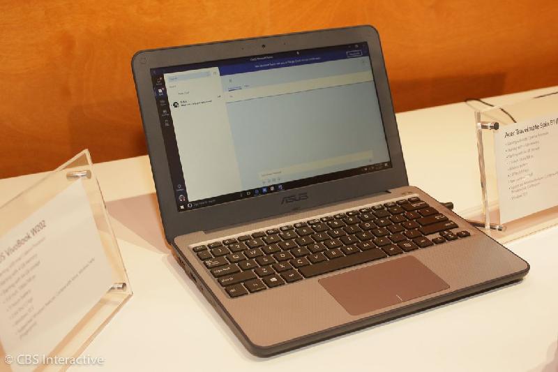 Asus VivoBook W202: có thiết kế bằng hợp kim nhôm rất chắc chắn với màn hình cảm ứng 11.6