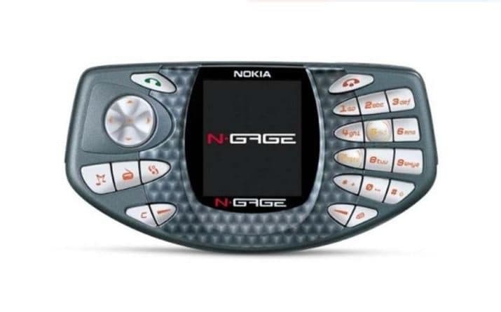 N-Gage - sự tiếc nuối lớn nhất của người hâm mộ Nokia: thiết kế của sản phẩm cùng các trò chơi đi kèm không hề tệ, thế nhưng ra mắt cùng thời điểm với hàng loạt thiết bị chơi game từ Nintendo, Nokia không 