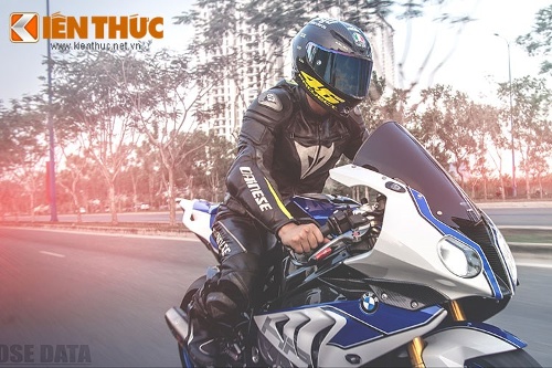 Soi siêu môtô BMW HP4 tiền tỷ &quot;độc nhất&quot; Việt Nam