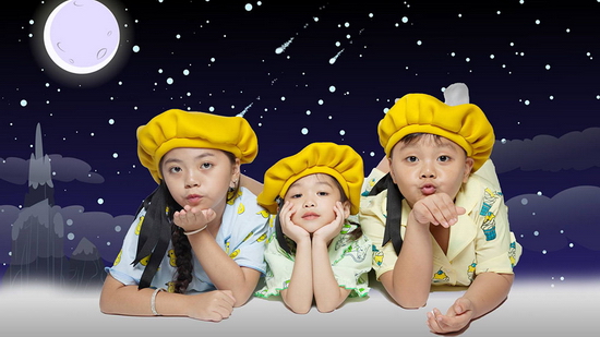 Tất cả các ngôi sao trên sẽ cùng hội tụ ở đêm nhạc kịch kể về câu chuyện xoay quanh 3 anh em cãi lời bố mẹ, quyết tâm không ngủ mà đi khám phá thế giới ma quái của ông Ba Bị. Họ sẽ trải qua cuộc phiêu lưu kì bí và hấp dẫn, gặp những con người hết sức lạ lùng với tính cách không giống ai.  Hành trình của 3 anh em Tí, La, Tin sẽ trải qua thế nào, sẽ gặp những ai, thế giới của ông Ba Bị hay chúng ta còn gọi là ông Kẹ có thật sự tồn tại, liệu ba anh em có tìm được đường về nhà?