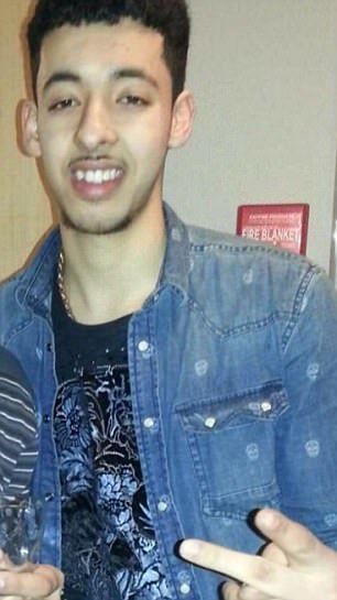 Trước khi ra tay, Salman Abedi đã cầu xin mẹ tha thứ. Ảnh: Daily Mail