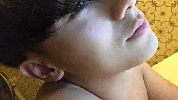 Rocker Nguyễn bị nghi ngờ lộ ảnh sex   Nam thần thế hệ mới - Rocker Nguyễn là chủ đề bàn tán của dư luận những ngày qua khi vướng phải scandal lộ ảnh sex. Tuy nhiên theo phân tích của người hâm mộ, nam ca sĩ rất có thể chỉ là nạn nhân của các 