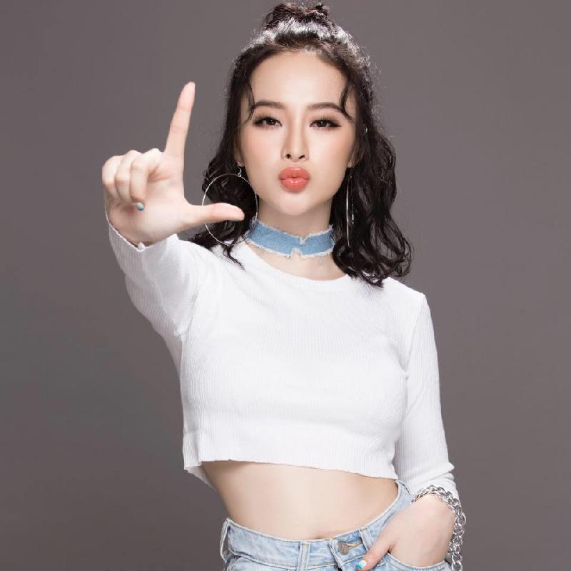 Angela Phương Trinh tinh nghịch dễ thương