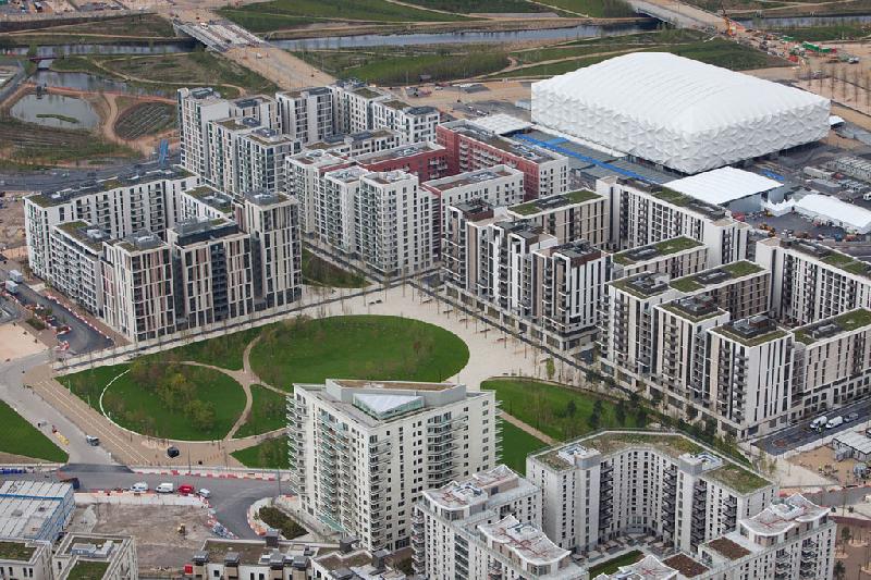 Làng Olympics London: Công ty bất động sản Qatari Diar thuộc sở hữu của chính phủ Qatar cùng một nhà đầu tư khác đã mua làng vận động viên Olympics ở London với giá 906 triệu USD vào năm 2011. Ảnh: Wikipedia.
