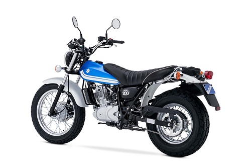 Giá: 4.600 USD (104 triệu đồng)  Chúng ta đừng mong đợi nhiều sức mạnh bởi động cơ xi lanh đơn 199 cc, hỗ trợ bởi hộp số 5 cấp của Suzuki Vanvan 200 2017. Nhưng trọng lượng của nó chỉ 197 kg, nó mang lại khả năng xử lý nhanh nhẹn và khá thú vị để di chuyển xung quanh thành phố.