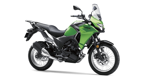 Giá: 5.399 USD (122 triệu đồng)  Kawasaki Versys-X 300 sở hữu một vị trí ngồi thẳng đứng giúp người lái ngồi cao và có một cái nhìn tuyệt vời thông qua kính chắn gió. Lốp xe off-road dành cho những chuyến du ngoạn. Versys -X 300 có thể được trang bị với một danh mục đầy đủ các phụ kiện tùy chọn.
