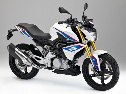 Giá: 5.500 USD (125 triệu đồng)  BMW G310R là kết quả từ sự hợp tác giữa hãng xe môtô xứ Bavaria cùng với hãng xe TVS của Ấn Độ. BMW G310R mới sử dụng một động cơ xi lanh đơn, làm mát bằng nước, dung tích 313 cc, cho công suất 34 mã lực tại 9.500 rpm.