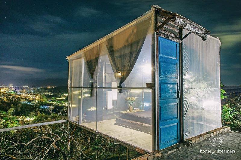 Home of Dreamers: Homestay này ở Nam Hồ, cách hồ Xuân Hương 3 km. Ở đây có nhiều loại phòng: phòng đôi, phòng nhóm và giường dorm. Giá cho phòng đôi dao động khoảng 500.000-700.000 đồng, giường dorm có giá 150.000 đồng/giường. Ảnh: Home of Dreamer.