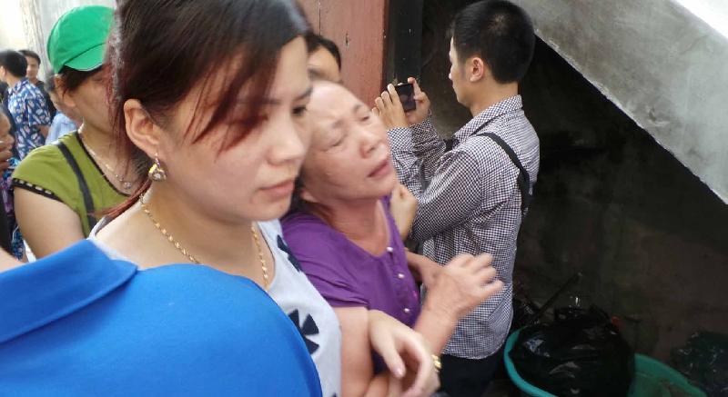 Bé trai 33 ngày tuổi chết trong chậu nước: Có dòng chữ lạ tại hiện trường