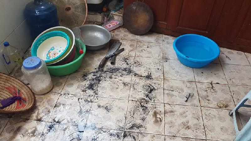 Khu vực sân bếp, được cho là nơi cháu bé tử vong