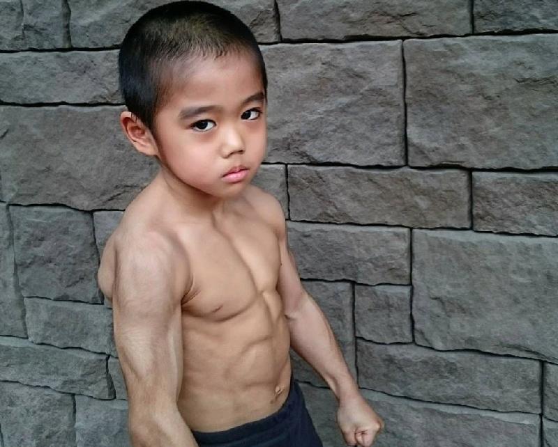 Đam mê và tài năng của bé trai 7 tuổi khiến nhiều người dự đoán cậu sẽ sớm gia nhập làng phim thế giới và gặt hái được nhiều thành công.