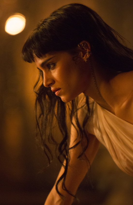 Sở hữu vẻ đẹp hoang dại và nét sắc sảo độc đáo, Sofia Boutella được kỳ vọng sẽ mang đến sức hút cho một nữ xác ướp vừa quyền năng, tàn ác, vừa không thiếu những khoảnh khắc cảm xúc rất “người”.