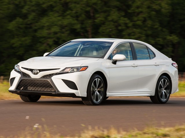 Chỉ 534 triệu đồng mua được Toyota Camry 2018