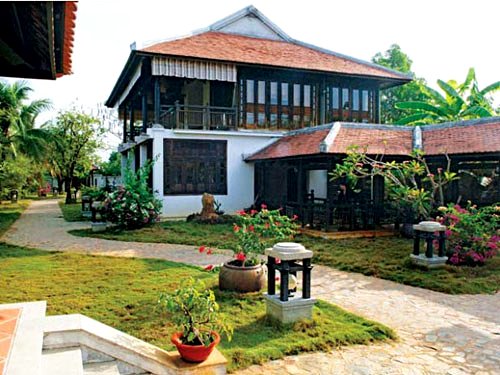 Thu Hương, sao Việt Thu Hương tiết lộ nhà ‘khủng’ của mình được đầu tư 20 tỷ đồng cho gỗ và kiến trúc, xây liên tục trong 4 năm trời.