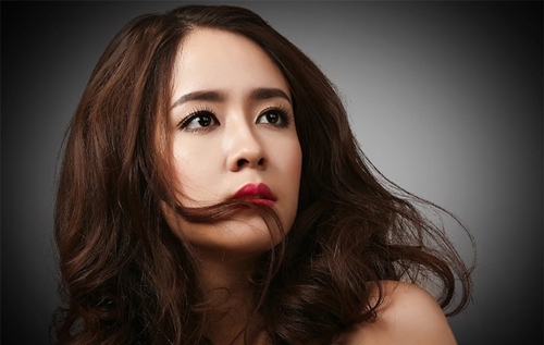 Vai diễn của cô không có quá nhiều đất diễn nhưng cũng là một mắt xích quan trọng khiến Lê Thành gặp không ít rắc rối. Cuộc sống hiện tại của mỹ nhân sinh năm 1988 khá kín tiếng, khán giả chỉ biết cô từng đám cưới nhưng đã ly hôn, hiện cô chọn cuộc sống làm mẹ đơn thân. 