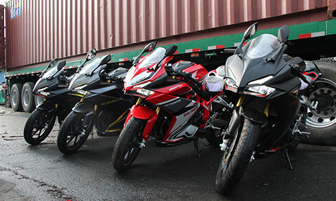 dap-thung-honda-cbr250rr-gia-200-trieu-dau-tien-tai-viet-nam