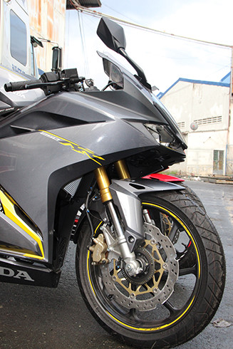 dap-thung-honda-cbr250rr-gia-200-trieu-dau-tien-tai-viet-nam-page-2-6