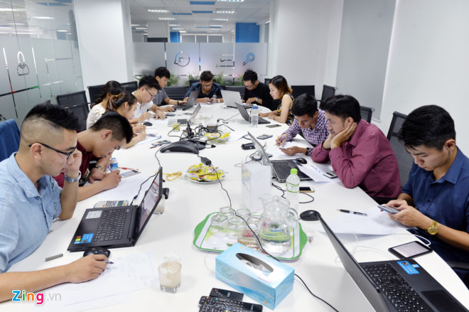 Nhóm giải đề thi môn Toán THPT quốc gia 2017. Ảnh: Hoàng Hà.