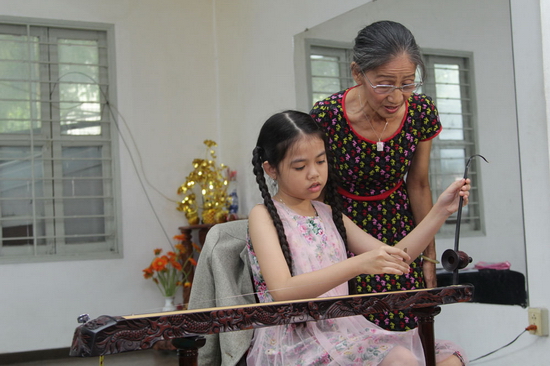 Hiền Trân và bà nội