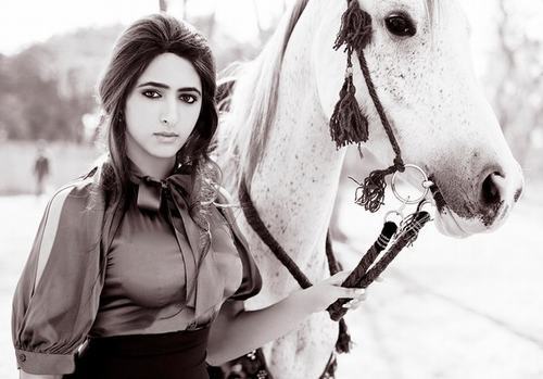 Mới đây, công chúa Shaikha Mahra Bint Mohammed Bin Rashid Al Maktoum (tên thường gọi Mahra) - 23 tuổi, được tạp chí Exprez bình chọn là một trong “10 nàng công chúa sở hữu khối tài sản khủng nhất thế giới”. Cô là con gái Quốc vương Dubai Mohammed bin Rashid al Maktoum - một trong những hoàng thân giàu nhất thế giới. 