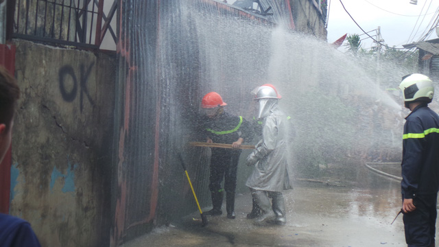 Hà Nội: Cháy lớn tại làng Triều Khúc