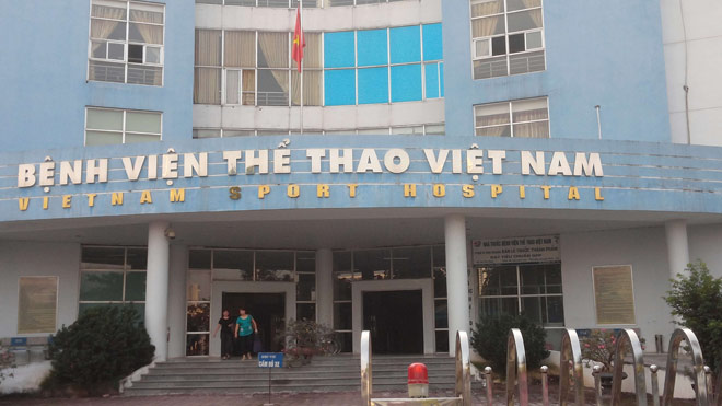 Hà Nội: Côn đồ xông vào bệnh viện hành hung bác sĩ, bắt quỳ xin lỗi
