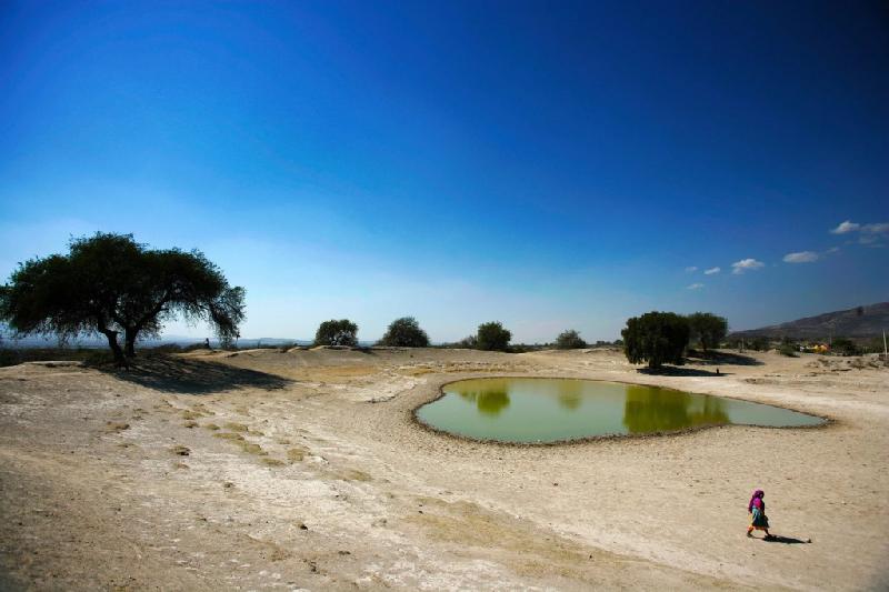 San Marcos Tlacoyalco, Mexico: Thung lũng Tehuacan từ lâu đã phải chịu đựng tình trạng khan hiếm nước. Hạn hán, biến đổi khí hậu và công nghiệp hóa đã gây ảnh hưởng nặng nề tới nguồn nước ngầm dự trữ hiếm hoi ở đây.