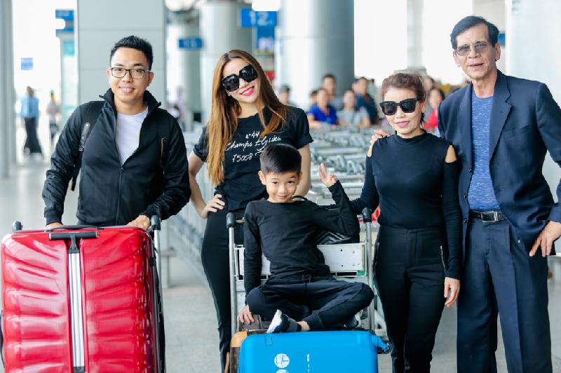 Thời điểm này, Subeo đã nghỉ hè nên được mẹ cho đi diễn.