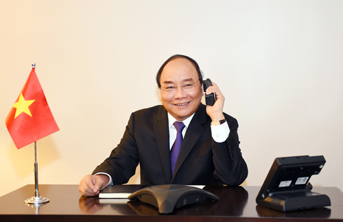 Thủ tướng Nguyễn Xuân Phúc điện đàm với một số nghị sĩ Hoa Kỳ. Ảnh: VGP/Quang Hiếu