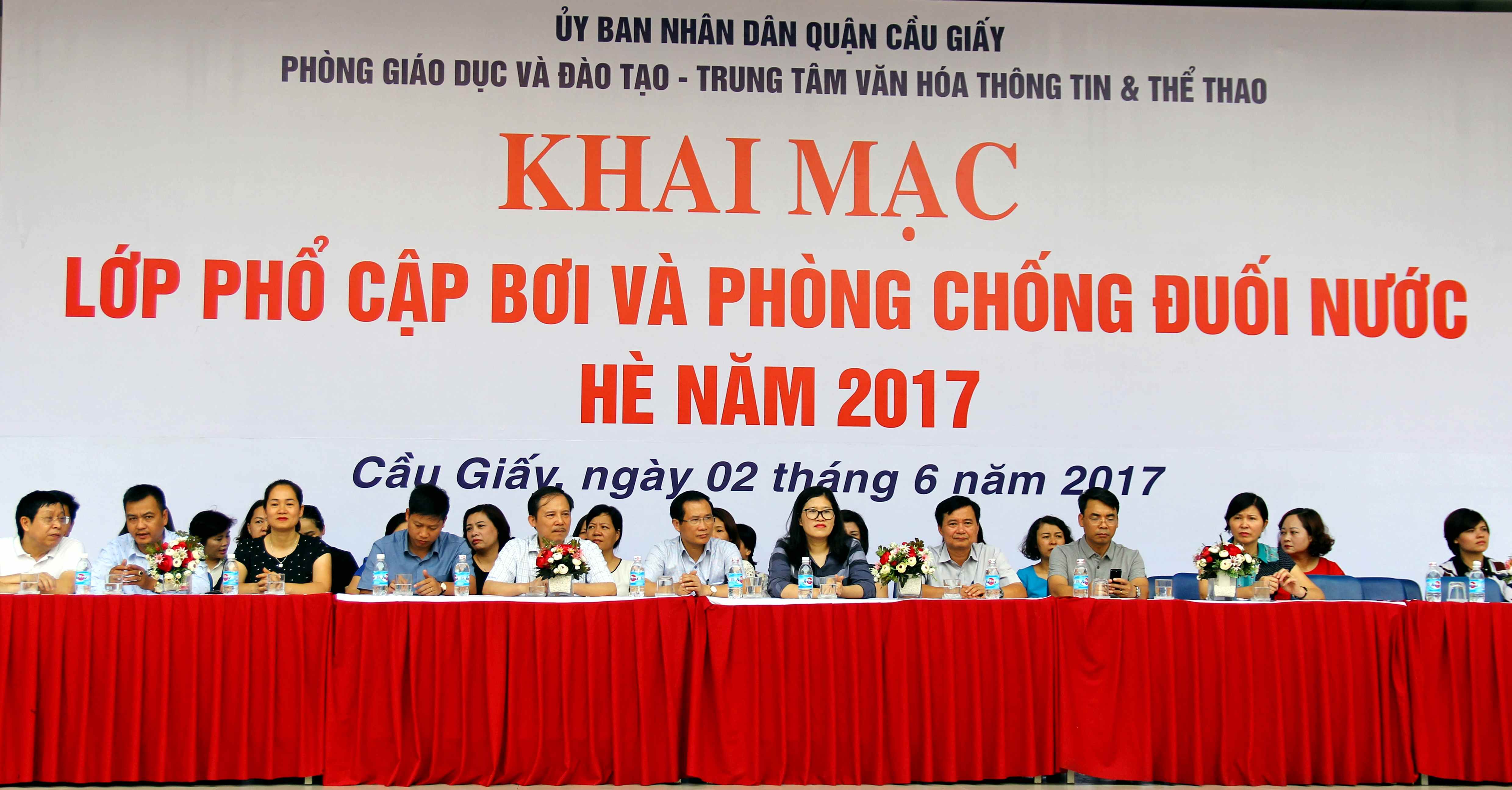 Lễ Khai mạc lớp phổ cập bơi và phòng chống đuối nước hè năm 2017 nhận được sự quan tâm của các cấp, các ngành.