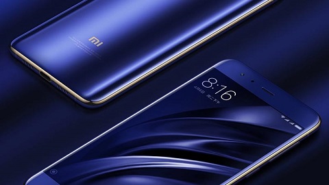 Xiaomi Mi 6. Mô hình mới nhất của Xiaomi có một thiết kế kiểu dáng đẹp, màn hình 5,15 inch và rất mảnh. Với bộ xử lý Snapdragon 835, điện thoại tích hợp RAM 6GB. Ở phía sau là 2 cảm biến 12 megapixel. Tiếc rằng thiết bị không được trang bị jack cắm như mô hình của Apple, người dùng cần mua phụ kiện âm thanh không dây để thưởng thức âm nhạc. Xiaomi MI6 không có sẵn tại một số nước của Châu Âu, chỉ được nhập khẩu tại châu Á, châu Mỹ Latin hoặc Đông Âu. Giá niêm yết : khoảng 8 triệu đồng cho phiên bản 64GB và khoảng 9,5 triệu đồng cho phiên bản 128 GB. 