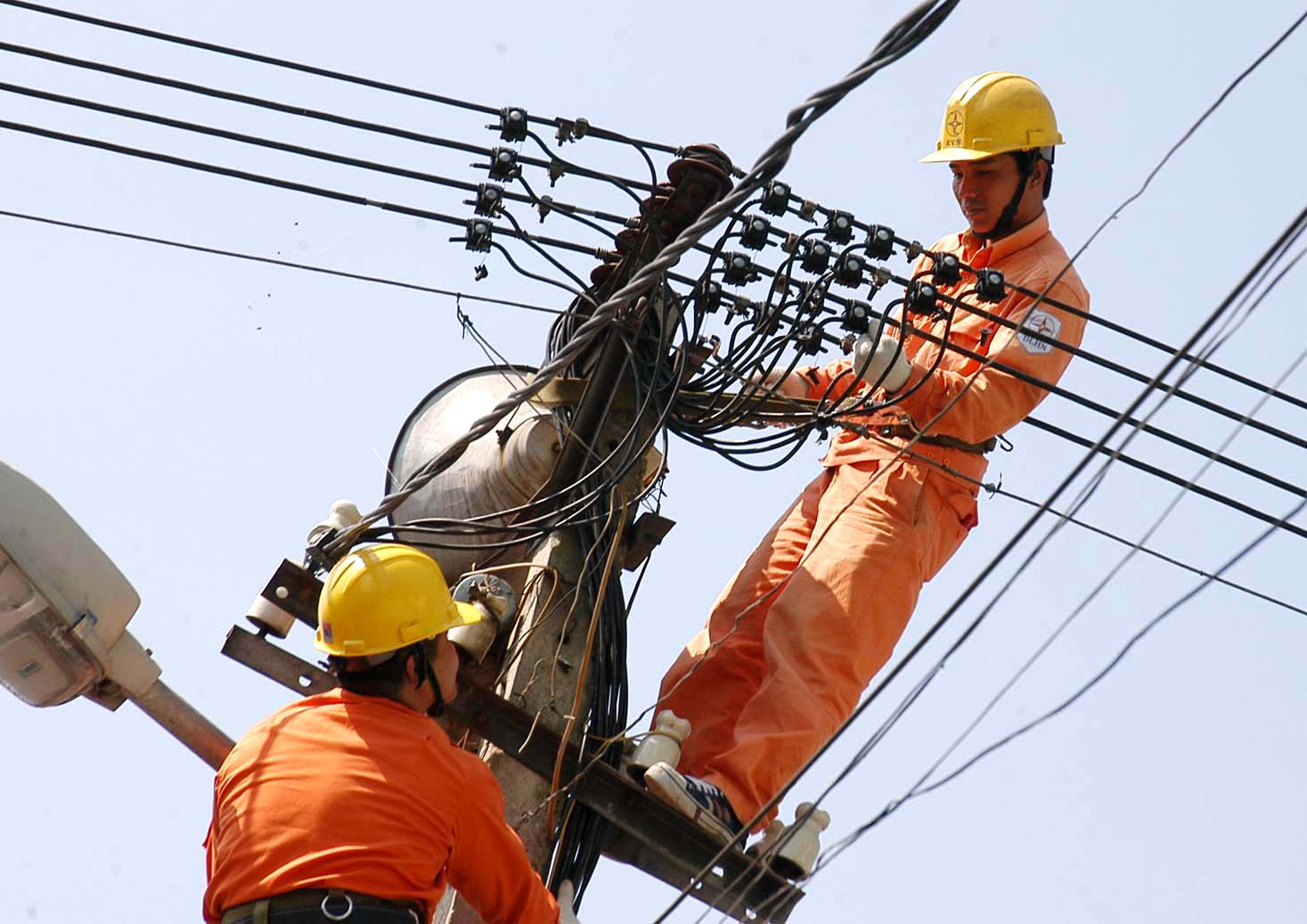 Thủ tướng chỉ đạo chưa xem xét tăng giá điện