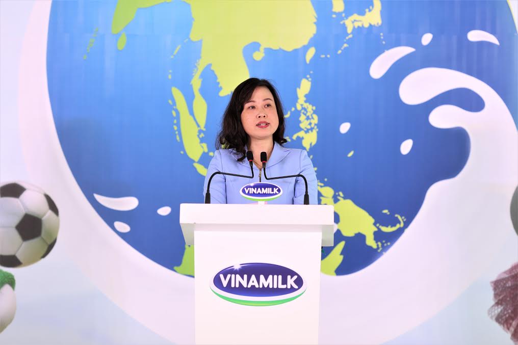  Bà Đào Hồng Lan - Ủy viên dự khuyết Trung Ương Đảng, Thứ trưởng Bộ Lao động Thương binh và Xã hôi phát biểu tại sự kiện.