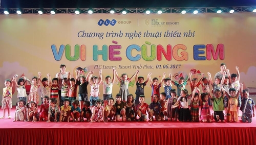Là món quà ý nghĩa tri ân cộng đồng trong chiến lược phát triển bền vững của Tập đoàn FLC, chương trình biểu diễn nghệ thuật sôi động “Vui hè cùng em” đã được tổ chức vào ngày Quốc tế thiếu nhi tại Khu du lịch nghỉ dưỡng FLC Vĩnh Phúc.