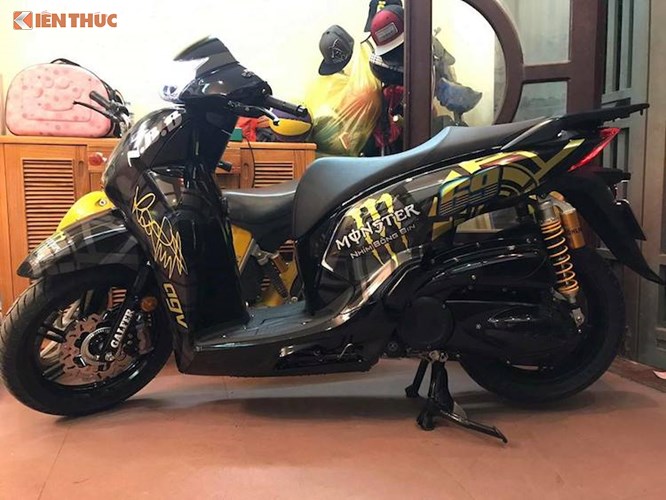 Honda SH300i độ &quot;chất lừ&quot; của dân chơi Hà Nội