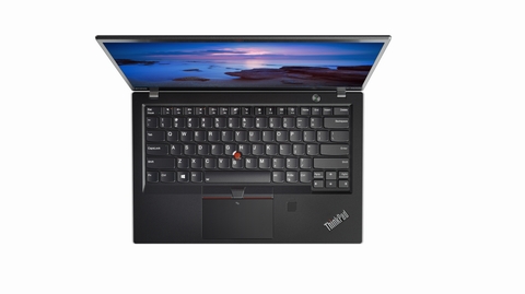 Dòng ThinkPad X1: Ngoài màu đen truyền thống (ThinkPad Black), mẫu ThinkPad X1 Carbon 2017 gây ấn tượng khi có thêm bản màu bạc mới. Đây là chiếc laptop doanh nhân 14-inch nhẹ nhất hiện nay với trọng lượng chỉ 1,13kg, đồng thời đưa màn hình 14-inch IPS bó gọn trong một form thiết kế 13-inch nhỏ gọn. Máy có thời lượng pin lên tới 15 tiếng, 3 cổng Thunderbolt, bổ sung lựa chọn kết nối không dây WIFI CERTIFIED WiGig và LTE-A Wireless WAN.