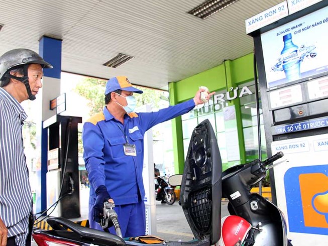 Đau đầu chuyện xóa sổ xăng A92