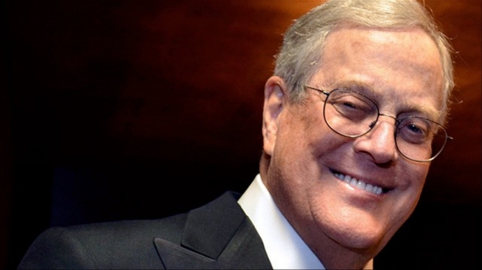9. David Koch – $48.38 tỷ USD   David Koch là một kỹ sư hóa học và sau đó trở thành chủ tịch của Koch Engineering vào năm 1979. Ông là đồng sở hữu của Koch Industries,Inc cùng với anh trai Charles.  David đã trở thành một người khổng lồ trên các phương tiện truyền thông do những nhận xét rất công khai của ông trong giới chính trị. Chính sách bảo thủ của ông đã đụng độ trực diện với chương trình nghị sự của Donald Trump trong cuộc đua tổng thống năm 2016.  Hiện tại, tổng giá trị tài sản thực của  David Koch ước tính lên tơis 48,38 tỷ đô la.
