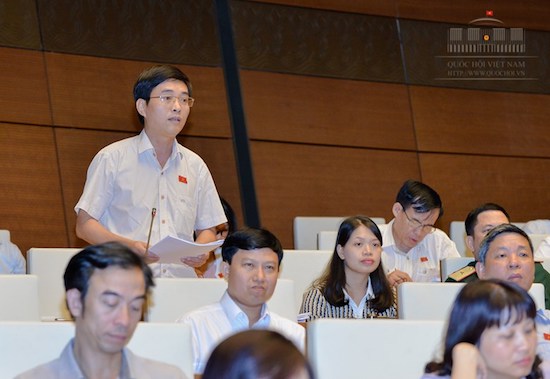 Đại biểu đề nghị chỉ được vay theo khả năng trả nợ