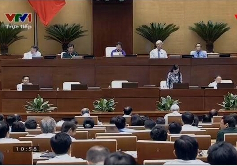 Bộ trưởng Bộ Y tế Nguyễn Thị Kim Tiến đăng đàn trả lời chất vấn