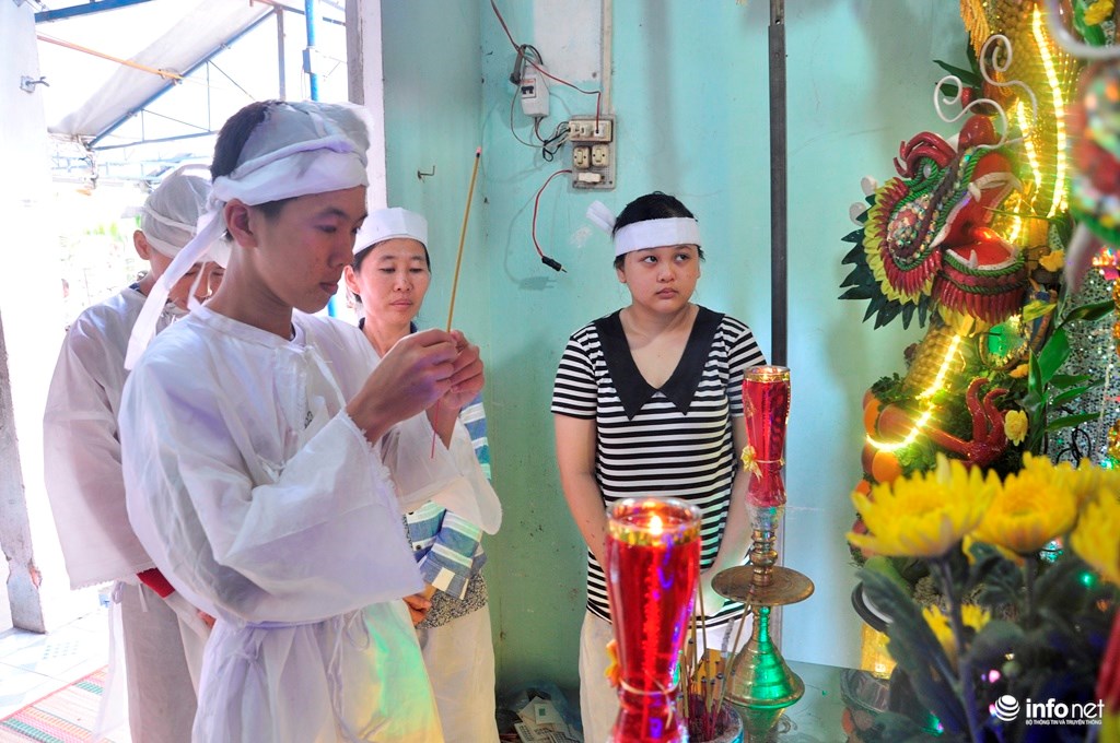 Người dân chết tại công an phường do &quot;thắt cổ bằng dây thun quần&quot;