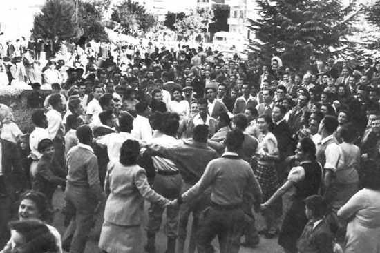  Vào năm 1932, Cayce đưa ra dự đoán người Do Thái sẽ trở lại Israel và chống lại những thế lực thù địch để thực hiện những lời tiên tri trong Kinh Thánh. Trên thực tế, Israel được thành lập lại vào tháng 5/1948 và được tiếp nối bằng những cuộc chiến với những nước Ả Rập xung quanh nó. Những điều này diễn ra hoàn toàn trùng khớp với tiên đoán của Edgar Cayce. 